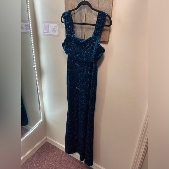 Cider NWOT VELVET OFF-SHOULDER STAR RUCHED MAXI DRESS XL - Picture 6 of 11